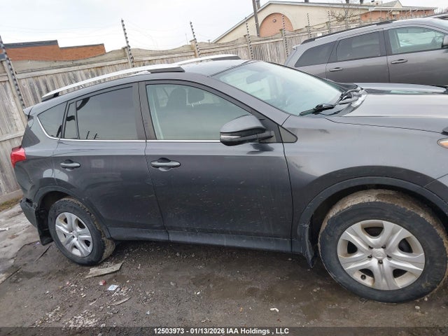 2T3BFREV5FW270300 Toyota RAV4 LE