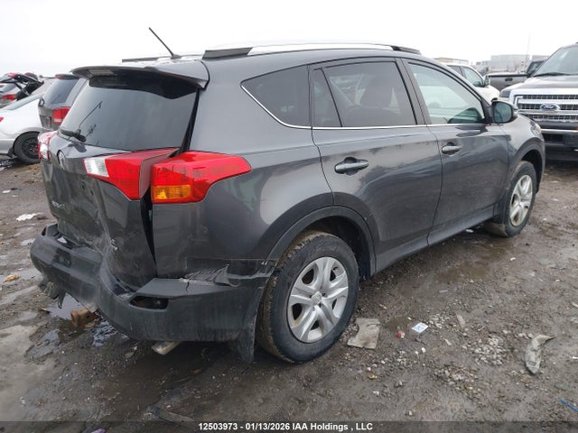 2T3BFREV5FW270300 Toyota RAV4 LE