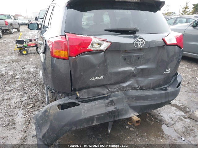 2T3BFREV5FW270300 Toyota RAV4 LE
