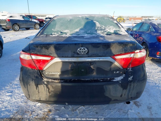 12504260 :رقم المزاد ، 4T1BF1FK4HU353430 vin ، 2017 Toyota Camry مزاد بيع
