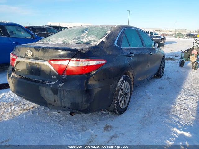 12504260 :رقم المزاد ، 4T1BF1FK4HU353430 vin ، 2017 Toyota Camry مزاد بيع