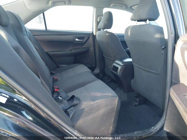 12504260 :رقم المزاد ، 4T1BF1FK4HU353430 vin ، 2017 Toyota Camry مزاد بيع