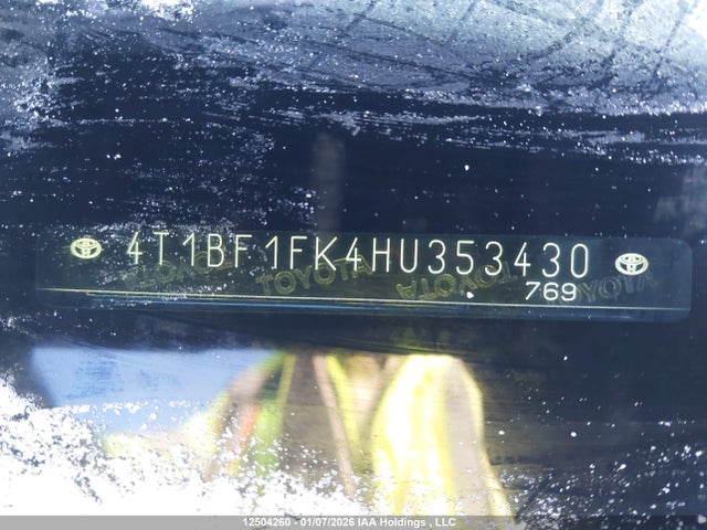 12504260 :رقم المزاد ، 4T1BF1FK4HU353430 vin ، 2017 Toyota Camry مزاد بيع