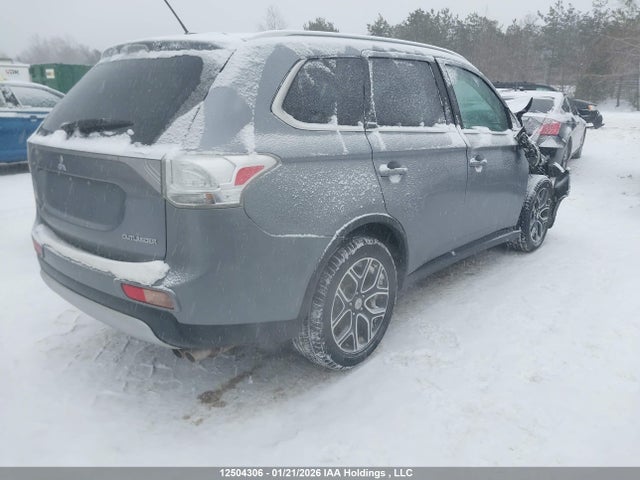 JA4JZ4AXXFZ601797 Mitsubishi Outlander
