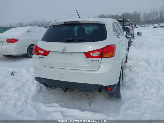 Mitsubishi RVR 2015 4A4AH3AU9FE605431 Image 17