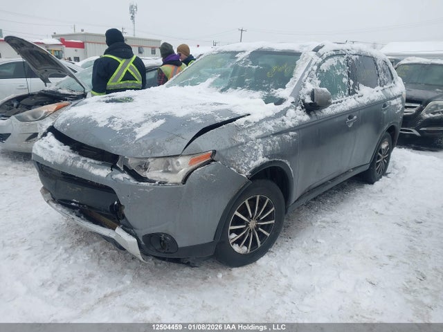 JA4JZ3AX3FZ601795 Mitsubishi Outlander Se