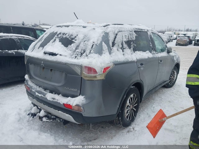 JA4JZ3AX3FZ601795 Mitsubishi Outlander Se