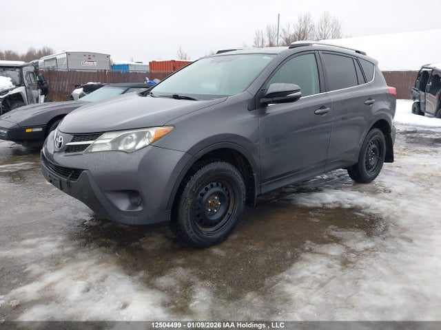 2T3BFREV4FW402043 Toyota RAV4 LE