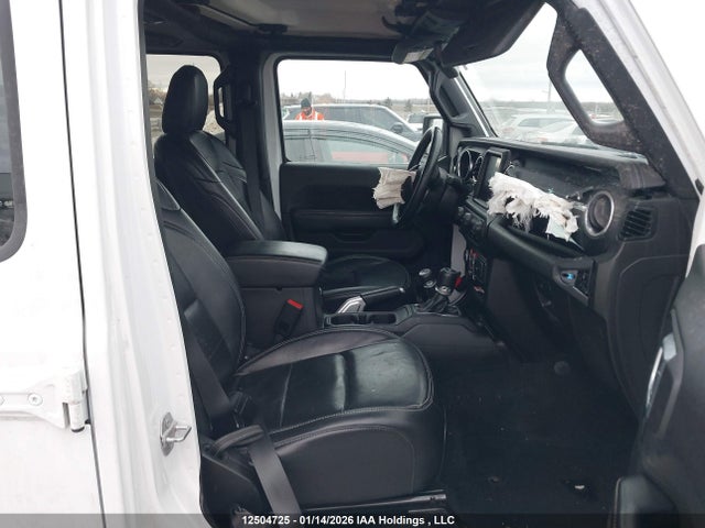 1C4HJXEG4LW329588 Jeep Wrangler Unlimited Sahara