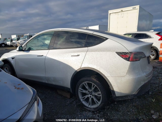 5YJYGDEE8MF089351 Tesla Model Y