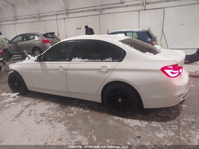 WBA8D9C52JEM35042 BMW 330 XI