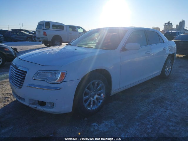 Chrysler 300 Touring 2014 2C3CCAAG2EH208085 Image 2