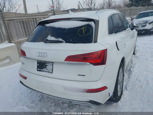 WA1AAAFY8M2098199 Audi Q5 PREMIUM