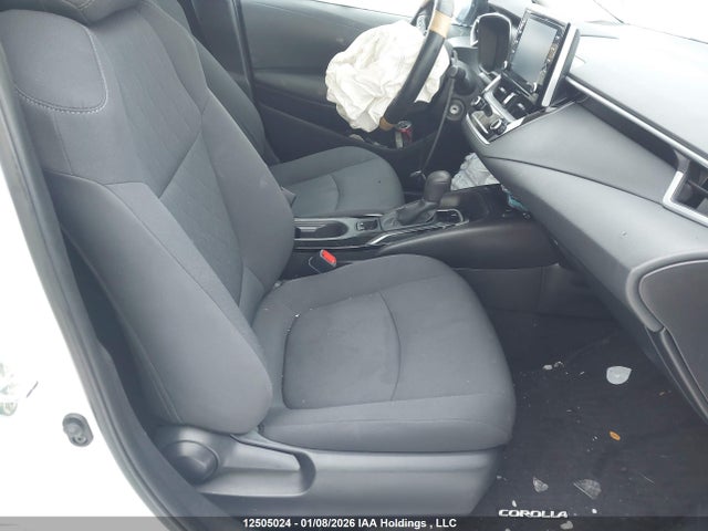 12505024 :رقم المزاد ، 5YFBPMBE0MP151372 vin ، 2021 Toyota Corolla Le مزاد بيع