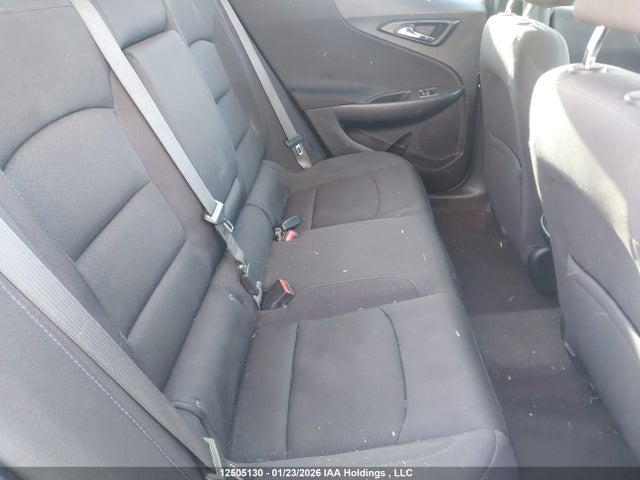 1G1ZD5STXKF197669 Chevrolet Malibu