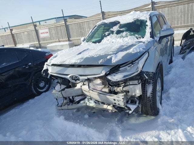 5TDZZRAH9MS524370 Toyota Highlander