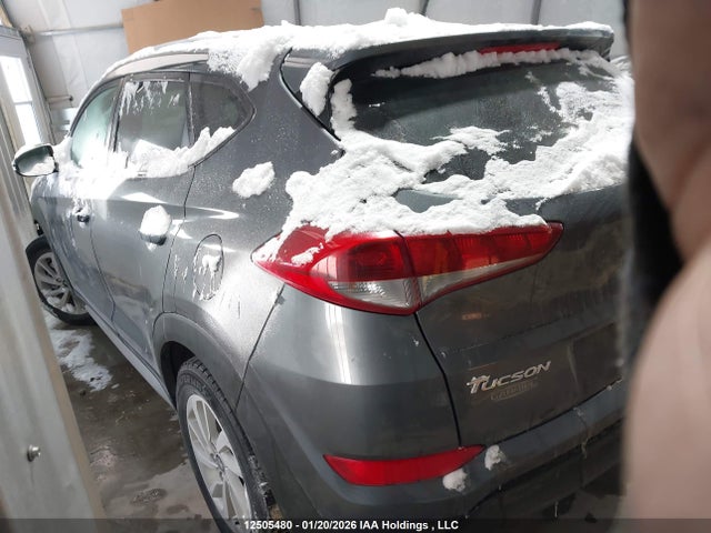 KM8J3CA42HU491542 Hyundai Tucson Premium