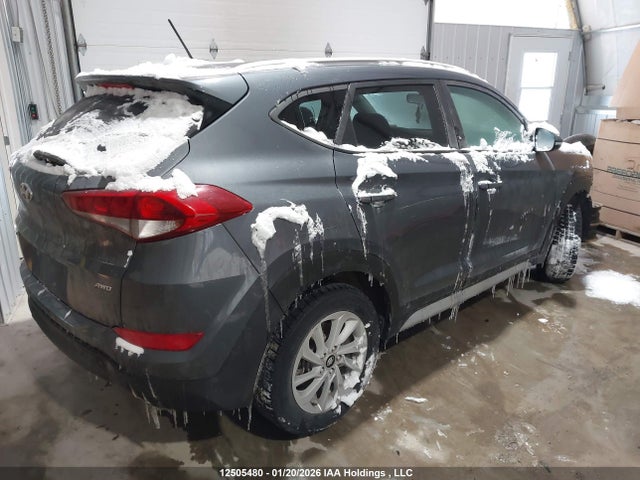 KM8J3CA42HU491542 Hyundai Tucson Premium