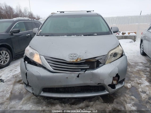 5TDDK3DC1ES074145 Toyota Sienna Xle/limited