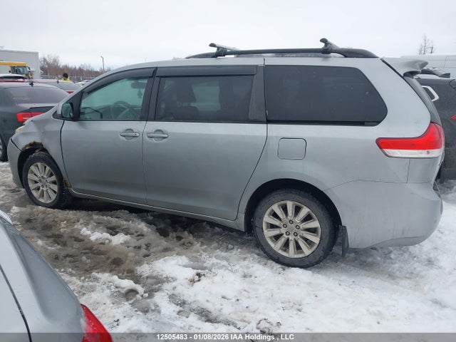 5TDDK3DC1ES074145 Toyota Sienna Xle/limited