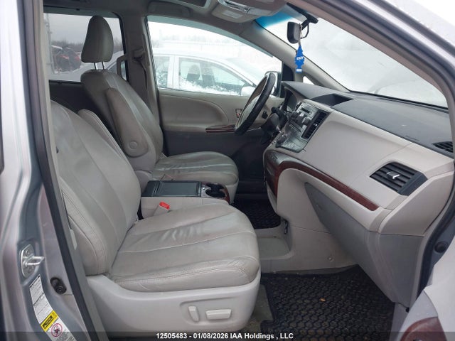 5TDDK3DC1ES074145 Toyota Sienna Xle/limited