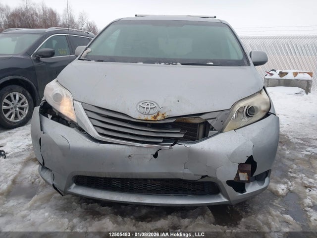 5TDDK3DC1ES074145 Toyota Sienna Xle/limited