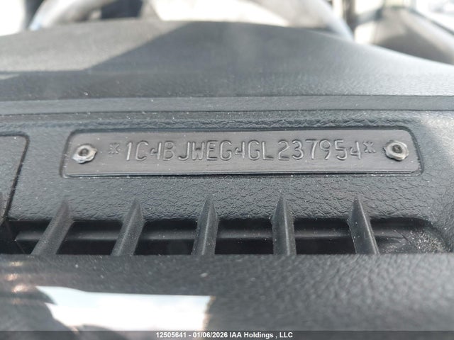 1C4BJWEG4GL237954 Jeep Wrangler Unlimited Sahara