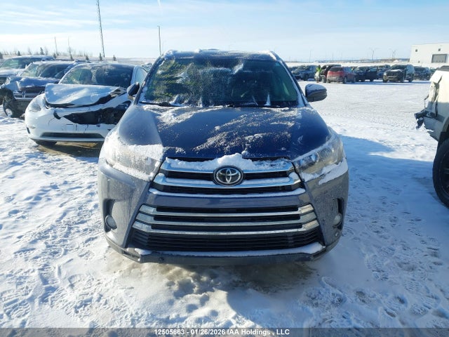 5TDJZRFHXJS840359 Toyota Highlander Se/xle