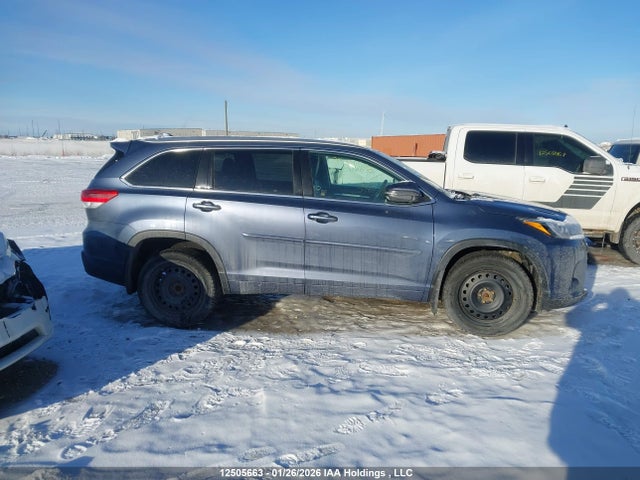 5TDJZRFHXJS840359 Toyota Highlander Se/xle
