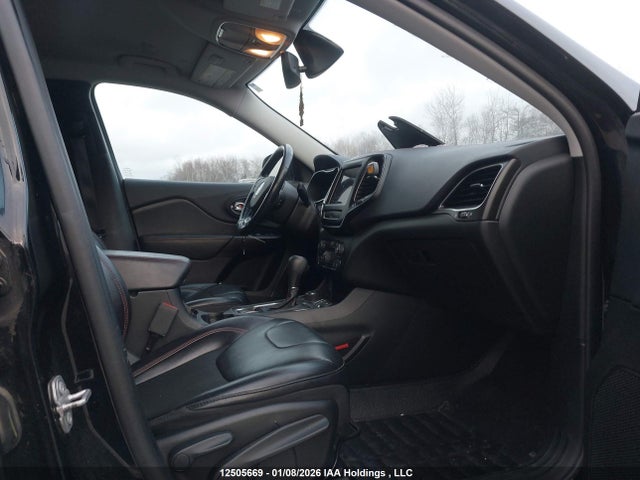 12505669 :رقم المزاد ، 1C4PJMBN1LD640226 vin ، 2020 Jeep Cherokee Trailhawk مزاد بيع