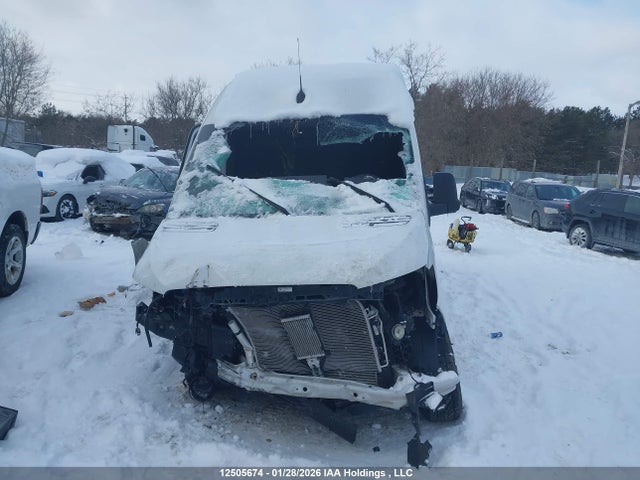 W1Y4DCHY7NP488004 Mercedes-Benz Sprinter 2500 High Roof I4 Diesel