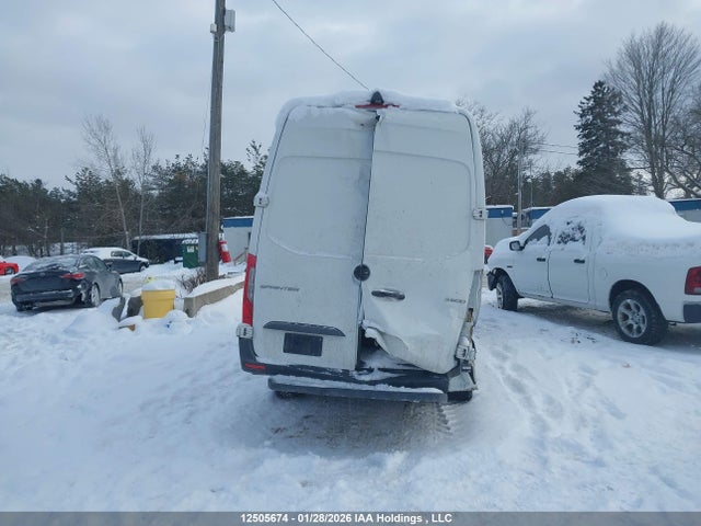 W1Y4DCHY7NP488004 Mercedes-Benz Sprinter 2500 High Roof I4 Diesel