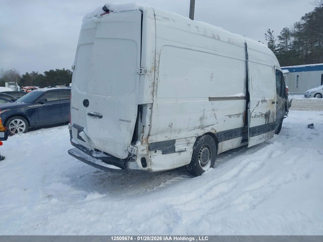W1Y4DCHY7NP488004 Mercedes-Benz Sprinter 2500 High Roof I4 Diesel