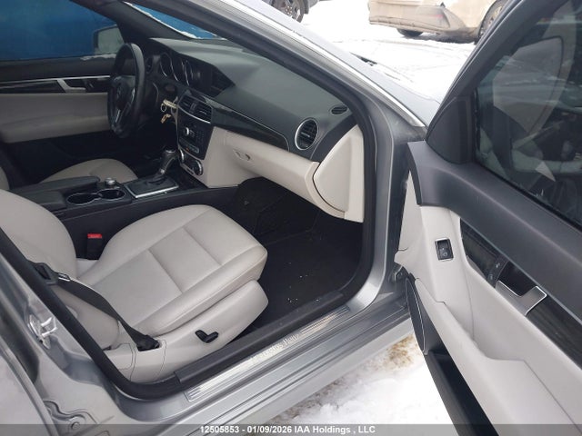 WDDGF8AB5EG170385 Mercedes-Benz C 300 4matic