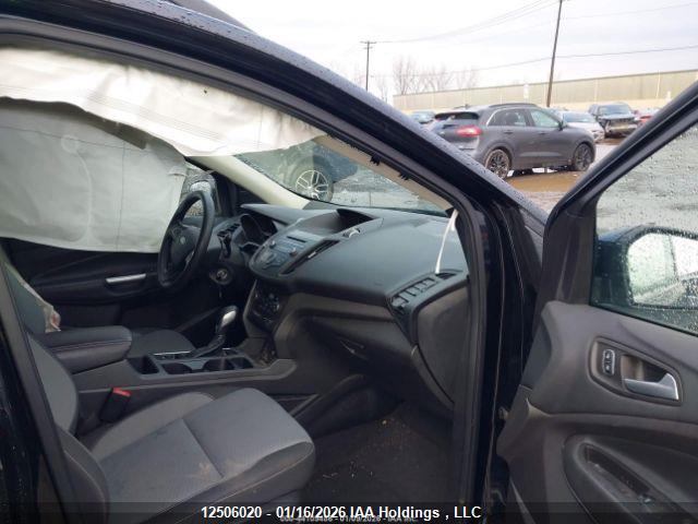1FMCU0GD9JUB88033 Ford ESCAPE SE