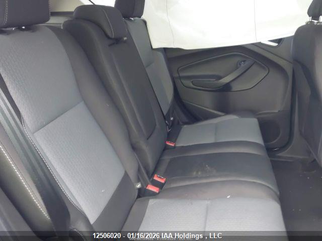 1FMCU0GD9JUB88033 Ford ESCAPE SE