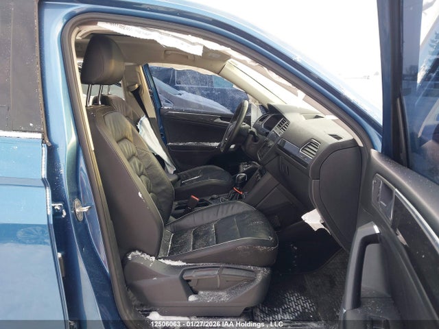 3VV4B7AX6LM140203 Volkswagen Tiguan