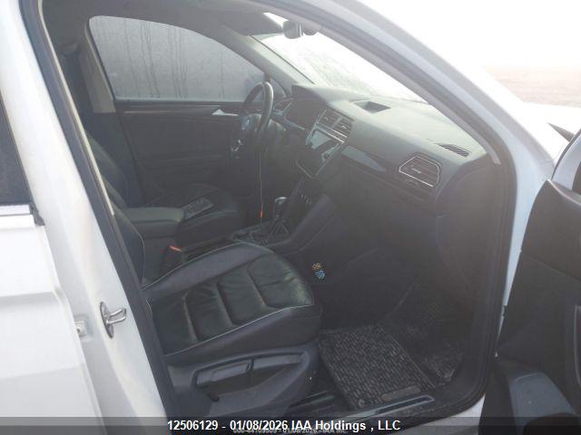 3VV4B7AX1KM136512 Volkswagen Tiguan Sel Premium/sel Premium R-line