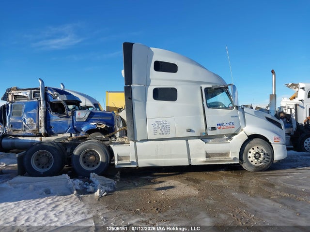 4V4NC9EH3PN325954 Volvo VNL