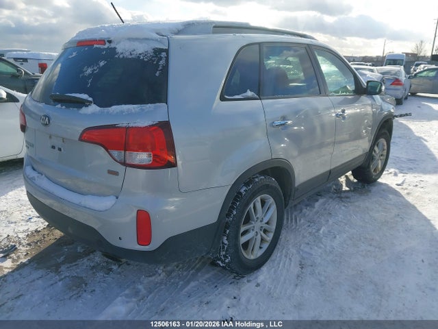 5XYKTCA68FG605262 KIA Sorento