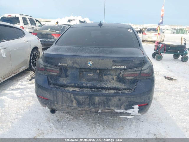 BMW 320i Xdrive 2016 WBA8A3C57GK689085 Image 16
