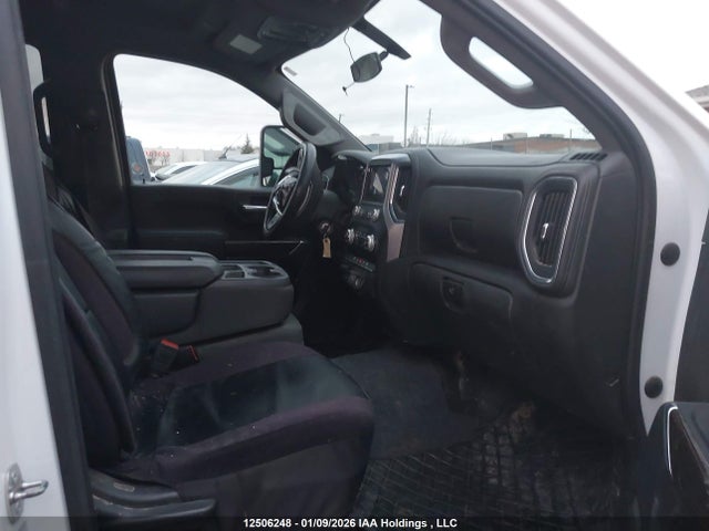 1GT49MEY9PF163928 GMC Sierra 2500hd Sle