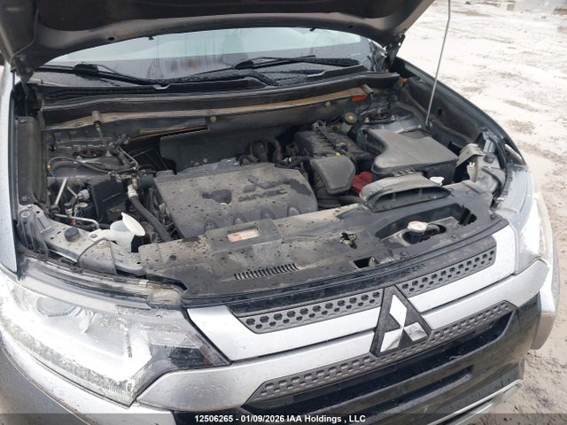 12506265 :رقم المزاد ، JA4AZ2A32LZ604027 vin ، 2020 Mitsubishi Outlander Es مزاد بيع