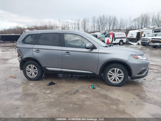 12506265 :رقم المزاد ، JA4AZ2A32LZ604027 vin ، 2020 Mitsubishi Outlander Es مزاد بيع