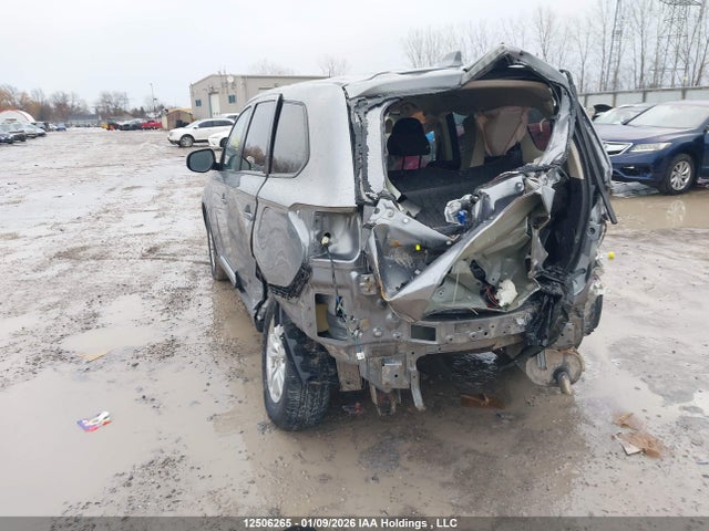12506265 :رقم المزاد ، JA4AZ2A32LZ604027 vin ، 2020 Mitsubishi Outlander Es مزاد بيع