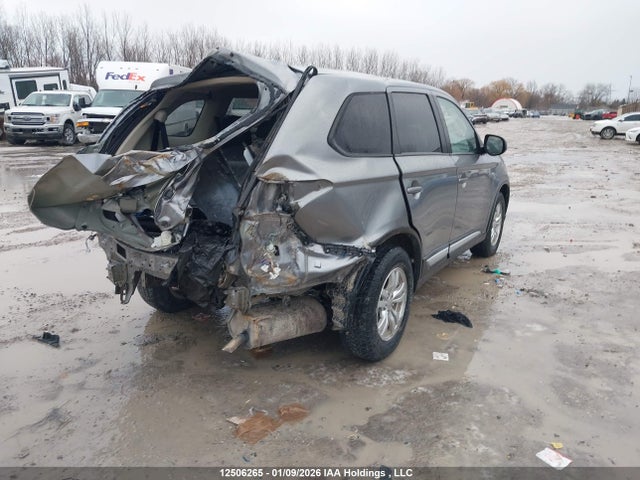 12506265 :رقم المزاد ، JA4AZ2A32LZ604027 vin ، 2020 Mitsubishi Outlander Es مزاد بيع