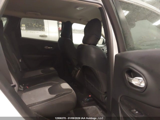 1C4PJLCB9EW246429 Jeep Cherokee North