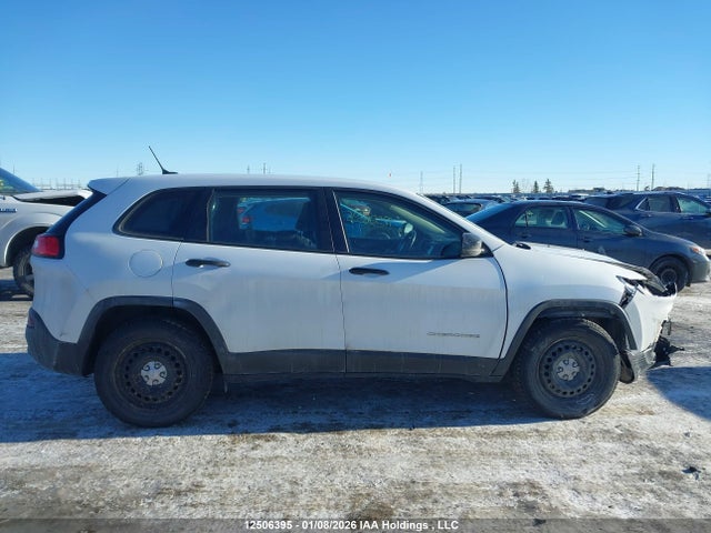 1C4PJMAB7JD530012 Jeep Cherokee Sport