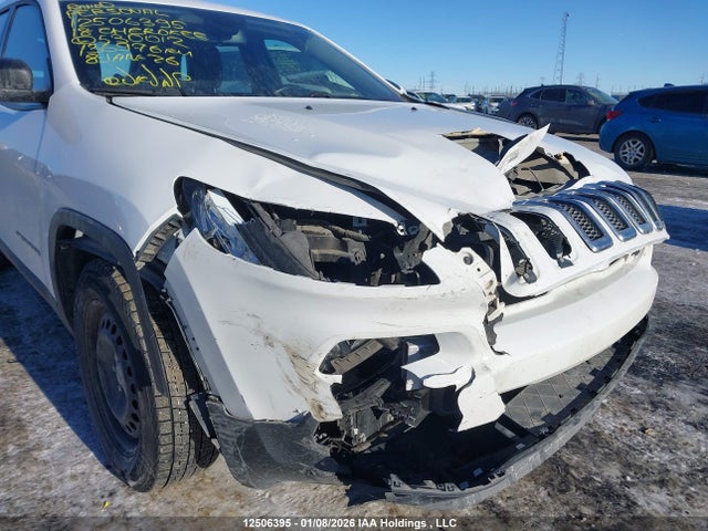 1C4PJMAB7JD530012 Jeep Cherokee Sport