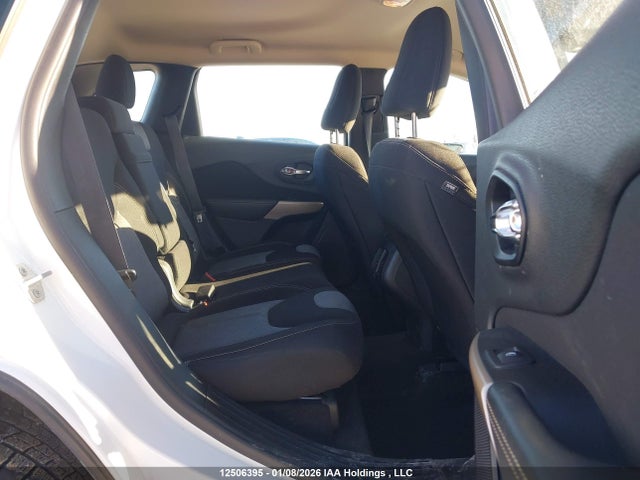 1C4PJMAB7JD530012 Jeep Cherokee Sport
